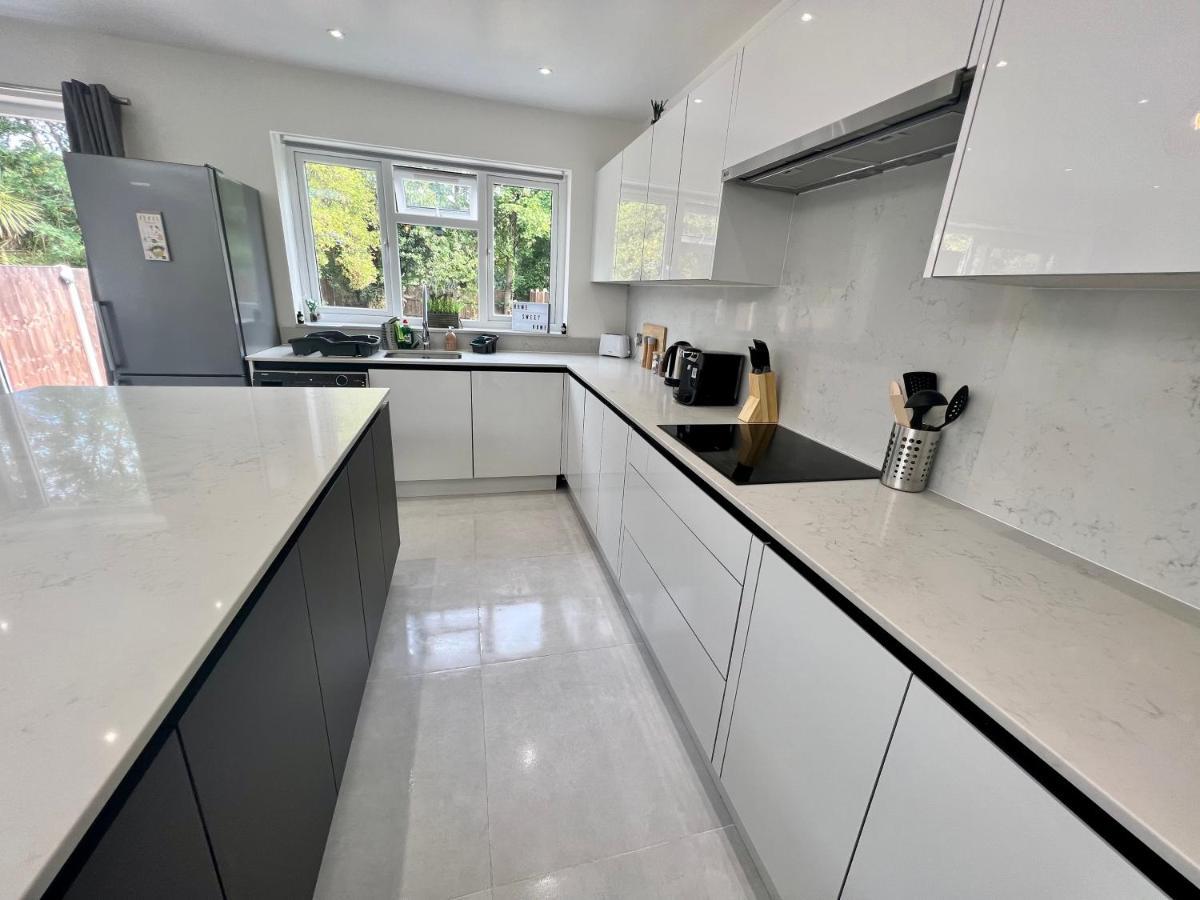 Wembley Stadium 5 Star Brand New Luxury Sleeps 14 With Parking Villa Londra Dış mekan fotoğraf