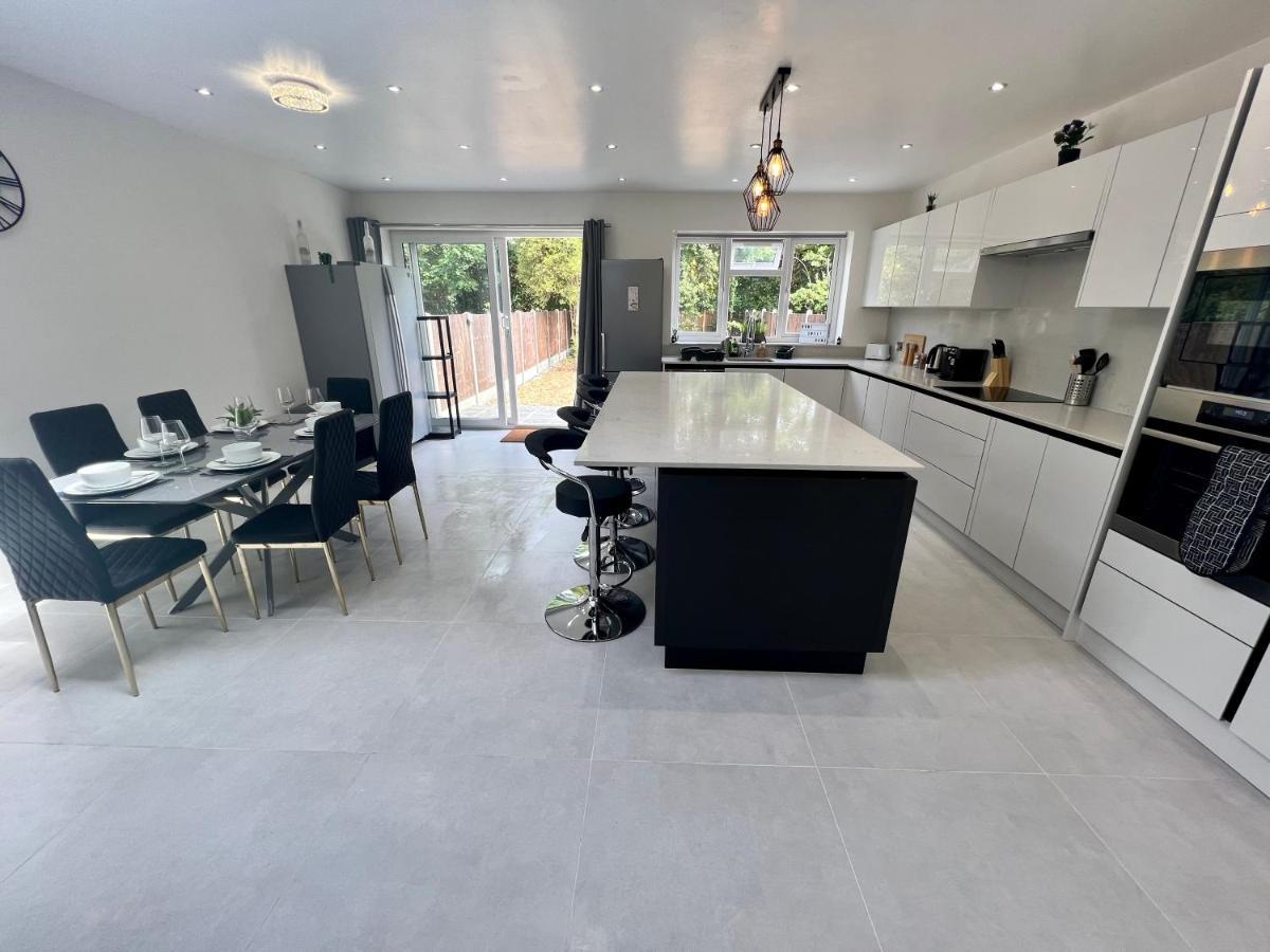 Wembley Stadium 5 Star Brand New Luxury Sleeps 14 With Parking Villa Londra Dış mekan fotoğraf