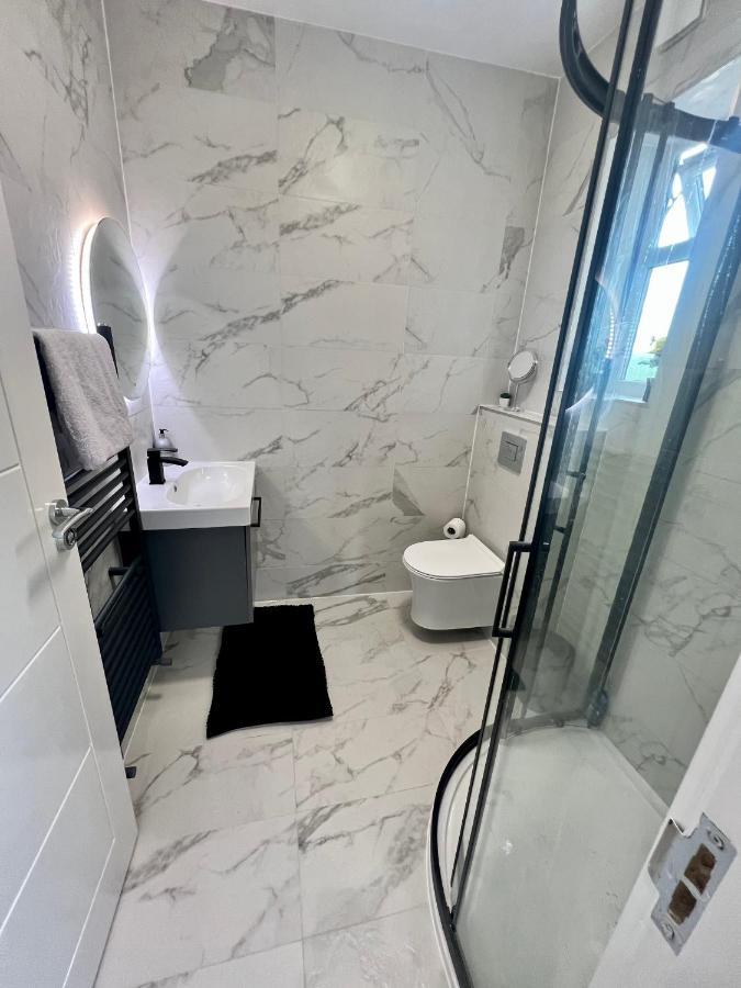Wembley Stadium 5 Star Brand New Luxury Sleeps 14 With Parking Villa Londra Dış mekan fotoğraf